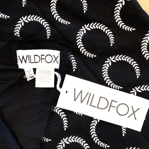 NWT Wildfox black & white large blanket scarf/wrap - Picture 2 of 6